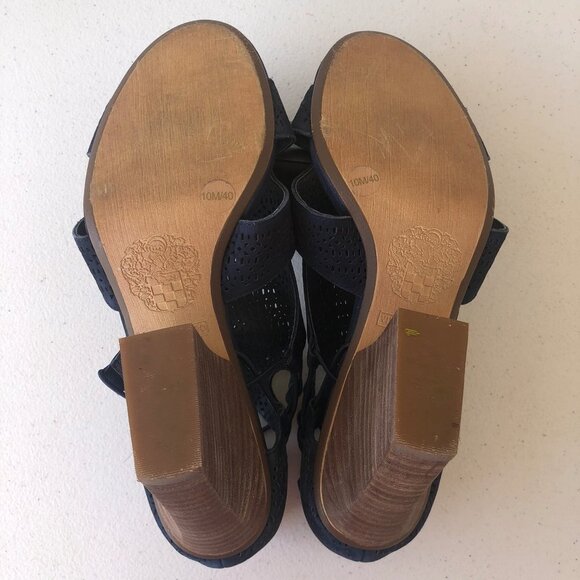 Vince Camuto Navy Corbina Size 10M Laser Cut Block Heel Ankle Boot - Picture 8 of 13